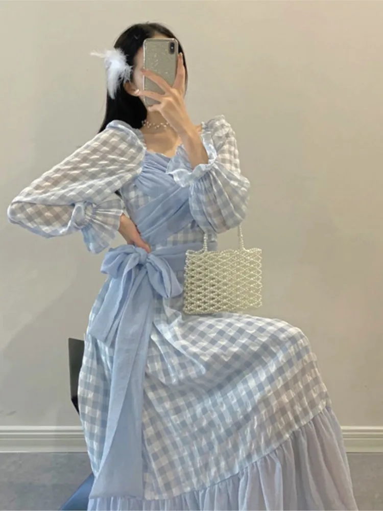 Весенне-летнее платье в клетку с длинными рукавами и оборками во французском