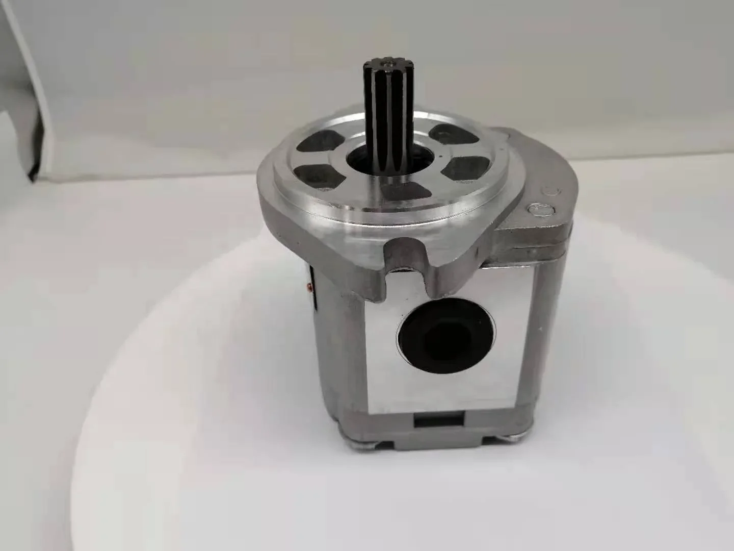 EX100-3 EX100-5 EX120-3 EX120-5 EX220-5 EX270-5 EX400-5 EX750-5 EX200-5 Пилотный шестеренный насос экскаватора