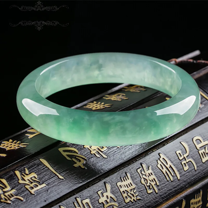 

Xingting Myanmar Ice Floating Green Light Green Emerald Jade Bracelet Floating Flower Yang Green White Background Green Positive
