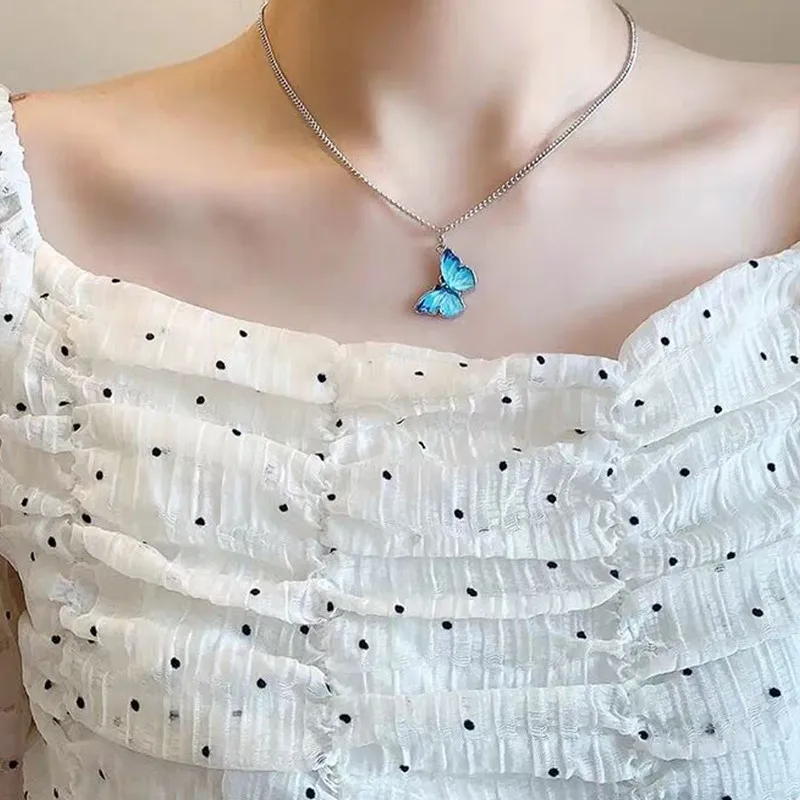 

Женская цепочка с подвеской-бабочкой, серебристого цвета