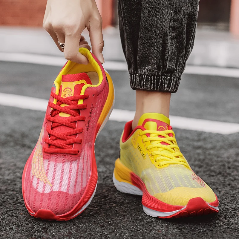 Ultralight Carbon Plate Men Running Shoes Women Mesh Breathalbe Cushioning Athletic Sports Jogging Shoes male Training Sneakers