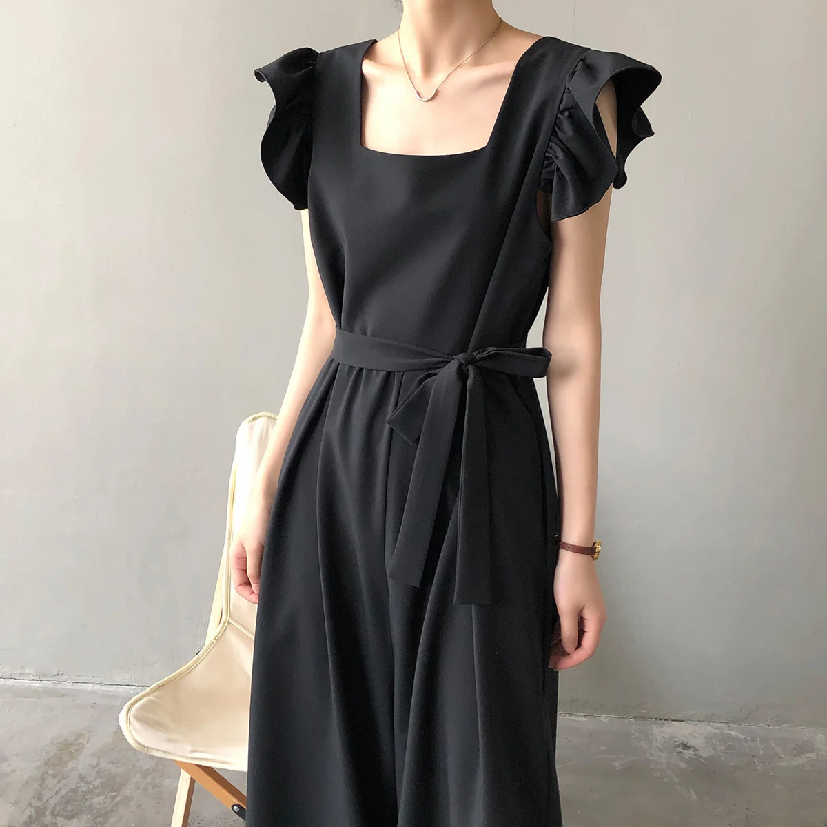 

2022 Ruffle Wide Leg Jumpsuit Chic High Sense Thin Style Jumpsuit Design Sense Waist Lace Up Pants For Women Summer Japan Korean