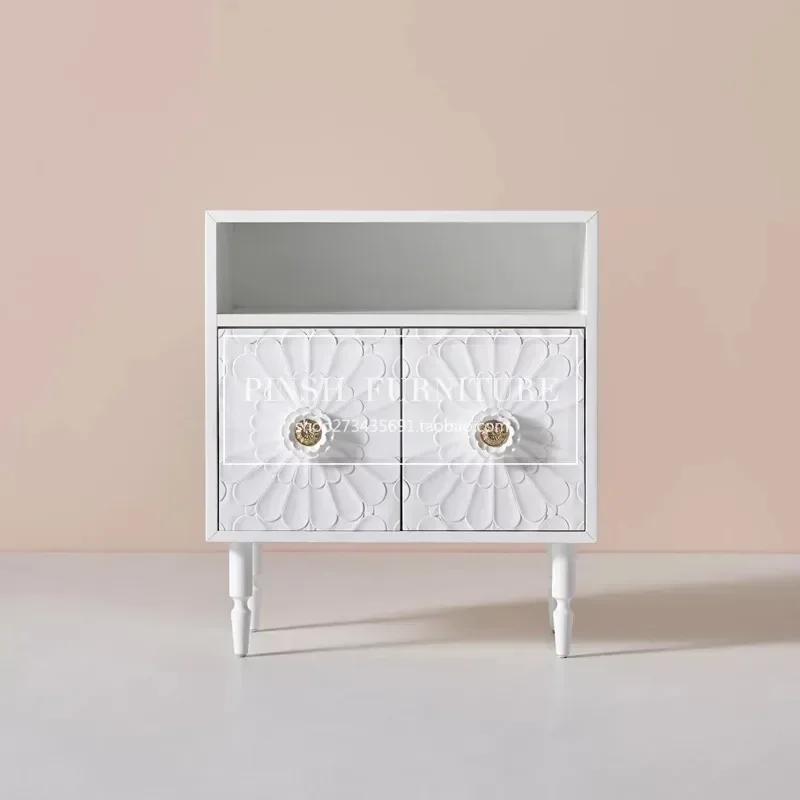 Прикроватная тумбочка из массива дерева итальянская светлая роскошная белая