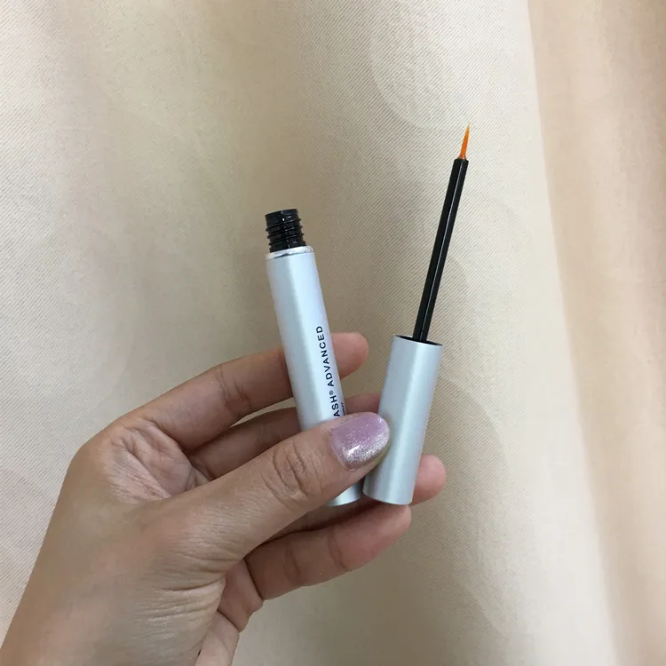 Рисунок 2 - Жидкая жидкость для роста ресниц Revita