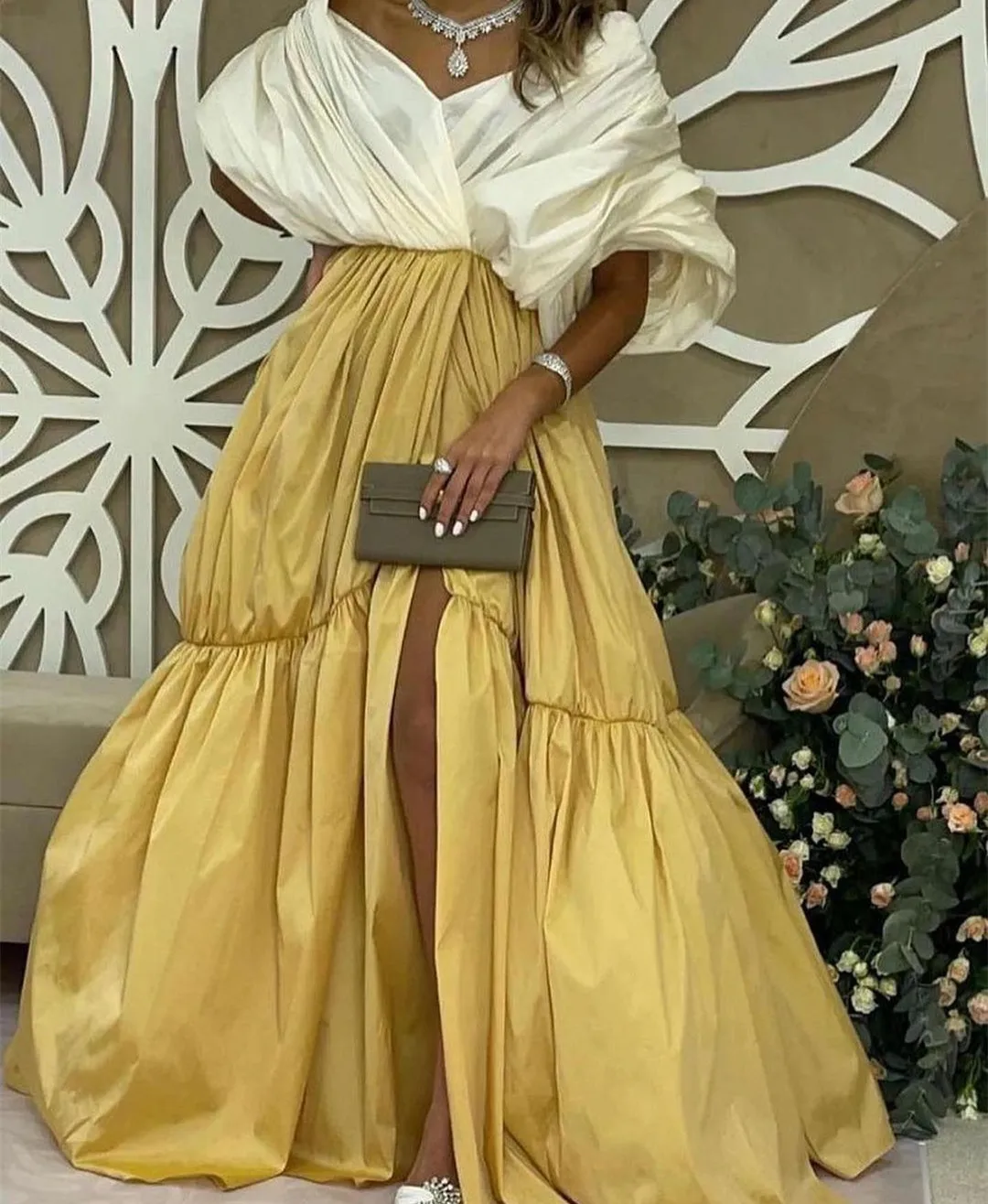 

Arabic Dubai Taffeta Evening Celebrity Dresses A-Line Front Slit Pleated V-Neck Women Formal Prom Gowns Robe De Soirée