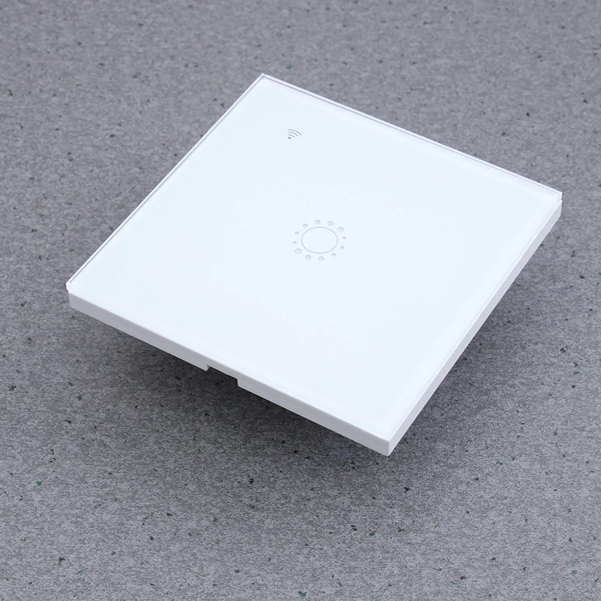 Фото Одноклавишная сенсорная панель Wi-Fi с LED-подсветкой, из закаленного стекла и ABS-пластика, для домашнего освещения и бытовой техники. №2
