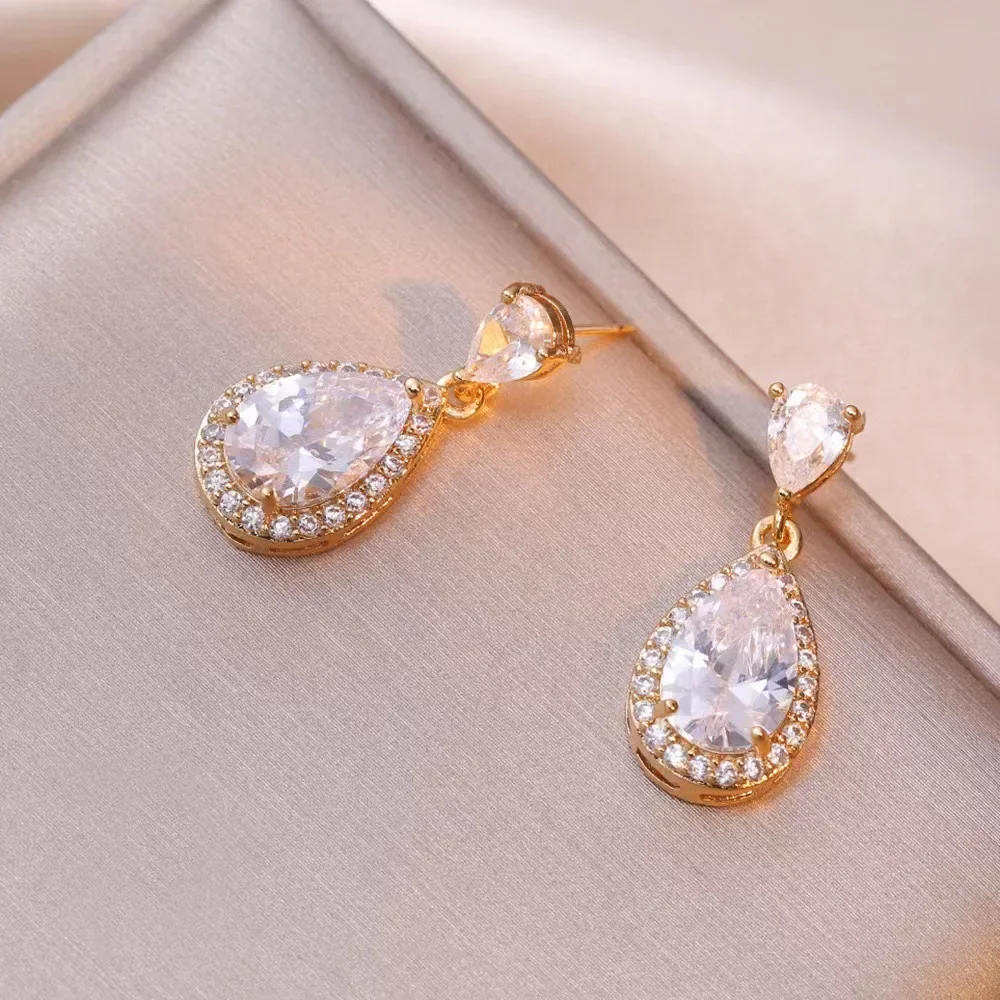 Модные простые нишевые серьги женские в корейском стиле с цирконием форме капли