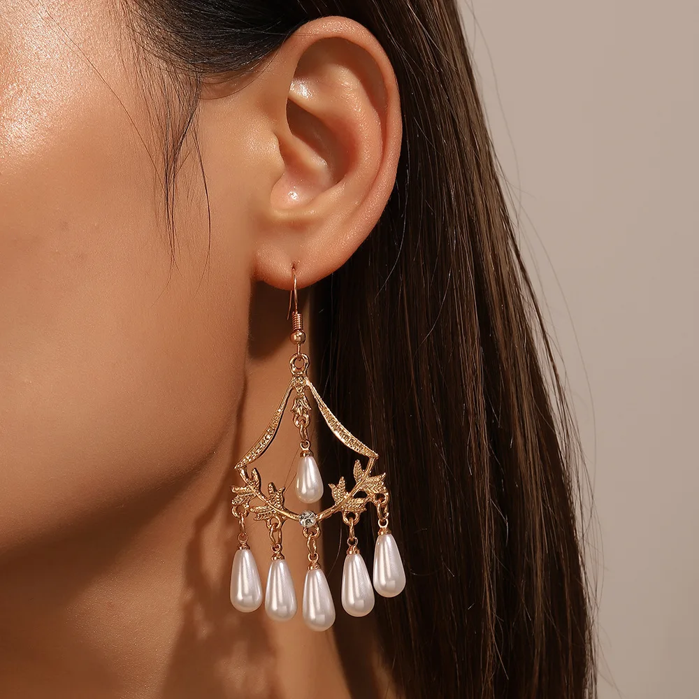 

Palace Vintage Hollow Out Sector Drop Earrings for Women Statement Boho Jewelry Fashion Pearl Long Tassel Dangle Earrings Gift