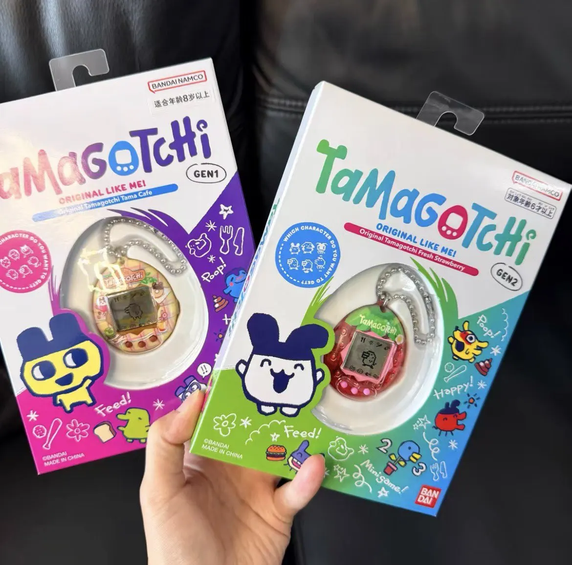 Фото Электронная интерактивная игрушка Bandai Tamagotchi Connection V3 с 10 мини-играми и более 50 персонажами, подарок на день рождения для детей №1