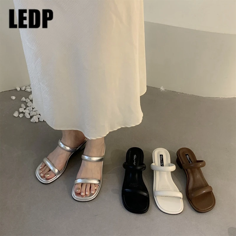 

2023 Summer New Square Toe Slippers Womans Fashion Slip on Slides Thick High Heel Outdoor Dress Women Shoes 슬리퍼 Zapatos De Mujer