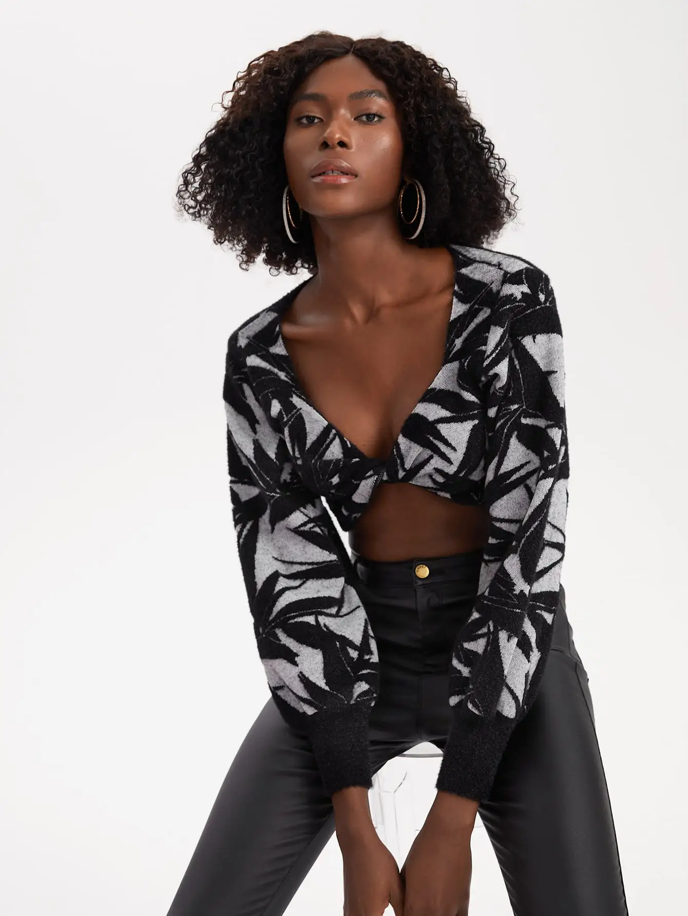 

Женский короткий вязаный свитер с принтом, укороченный свитер с длинным рукавом и перевязками спереди, весна-осень