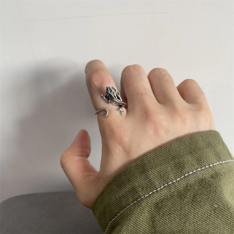 

Personality Antique Silver Color Lizard Rings for Animal Party Men Women's Adjustable Finger Ring Vintage Jewelry Punk Rings Gif
