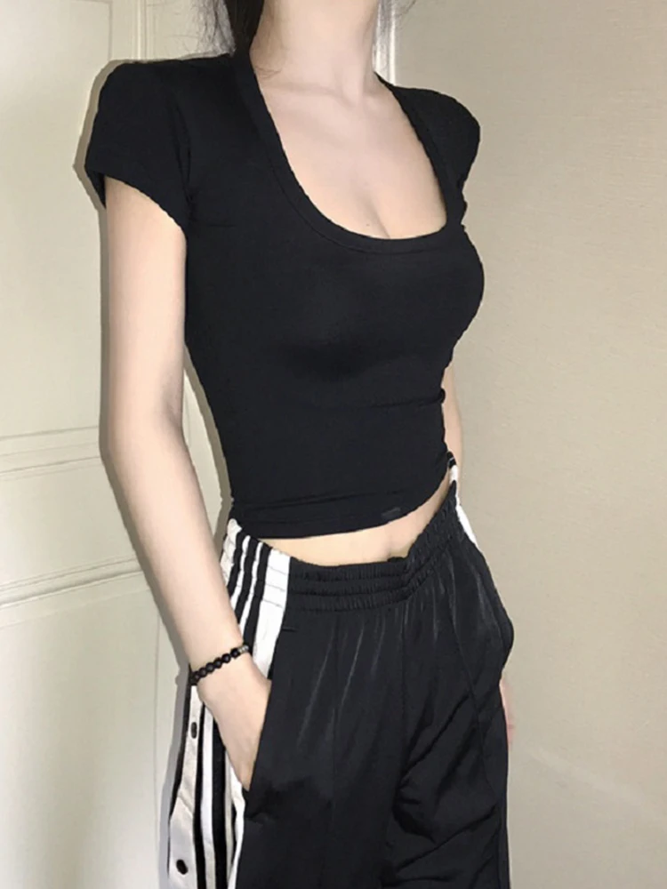 Тонкий спортивный жилет для женщин с коротким рукавом U-образным вырезом серая