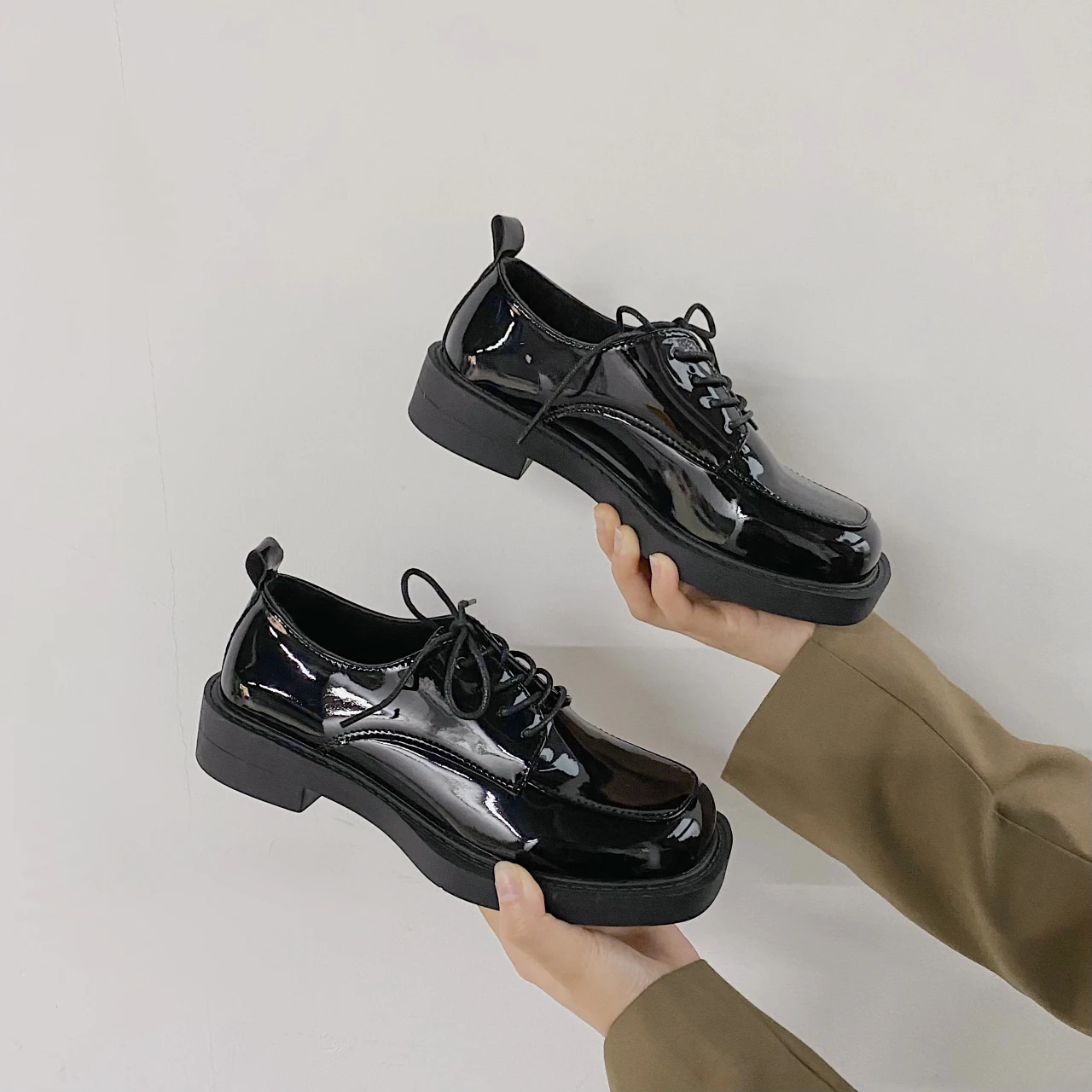 

Women's single shoes casual thick heels autumn British style small leather shoes college style black beige women's shoes2022 new