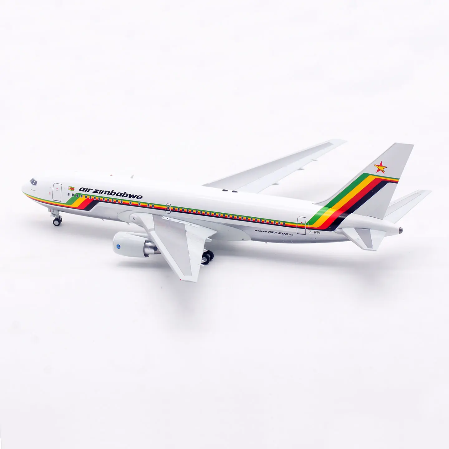 Фото IF762UM0526P Коллекционная модель самолета из сплава INFLIGHT 1:200 Air Zimbabwe Boeing B767-200 