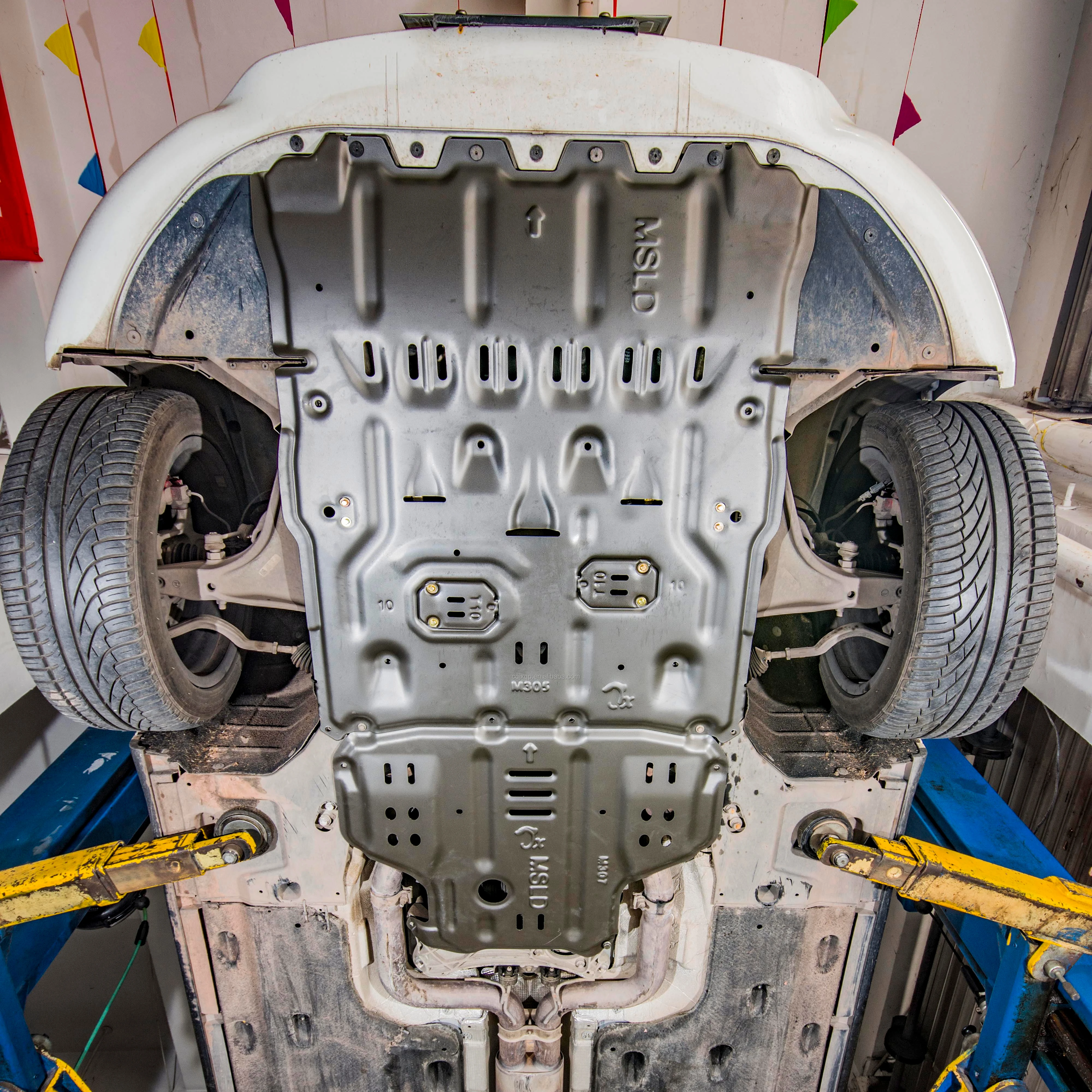 

JUNXI 3D Magnesium Aluminum Alloy Engine Gear Box Skid Plate Car Bottom Cover Plate fit for Maserati Quattroporte