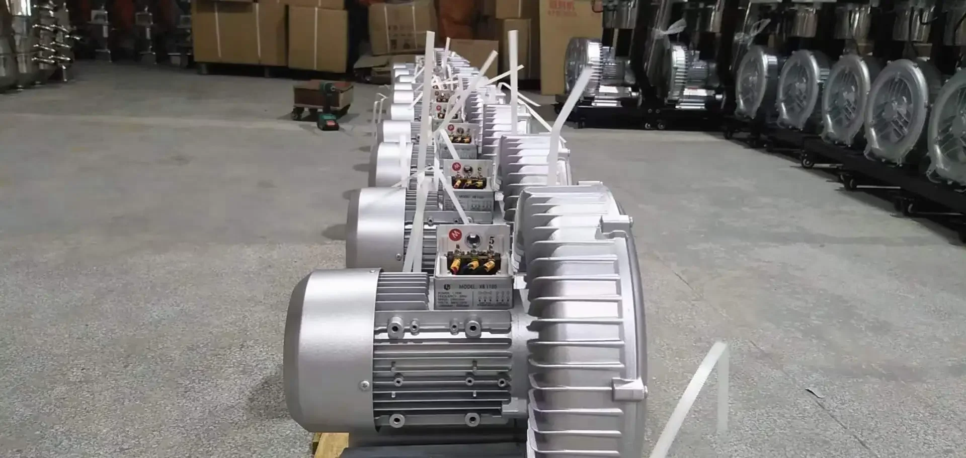 Китай Вакуумный всасывающий питатель машина для подачи пластиковых бункеров