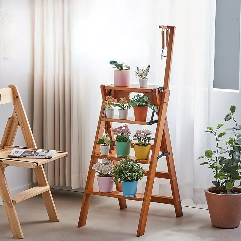 

Деревянный складной стул для дома