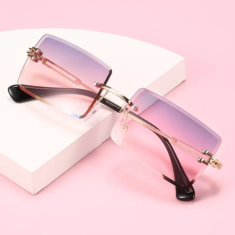 

New Sunglasses Frameless Cut Edge Sunglasses Women's Square Ocean Film Sunglasses Street Photo Transparent Colored Glasses