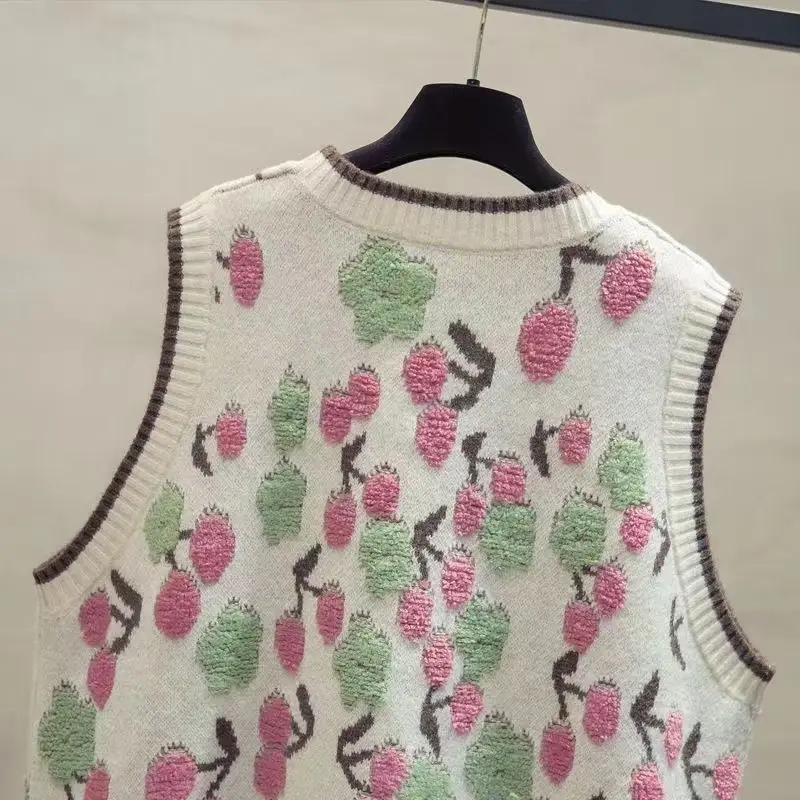 Женский вязаный жилет из полиэстера