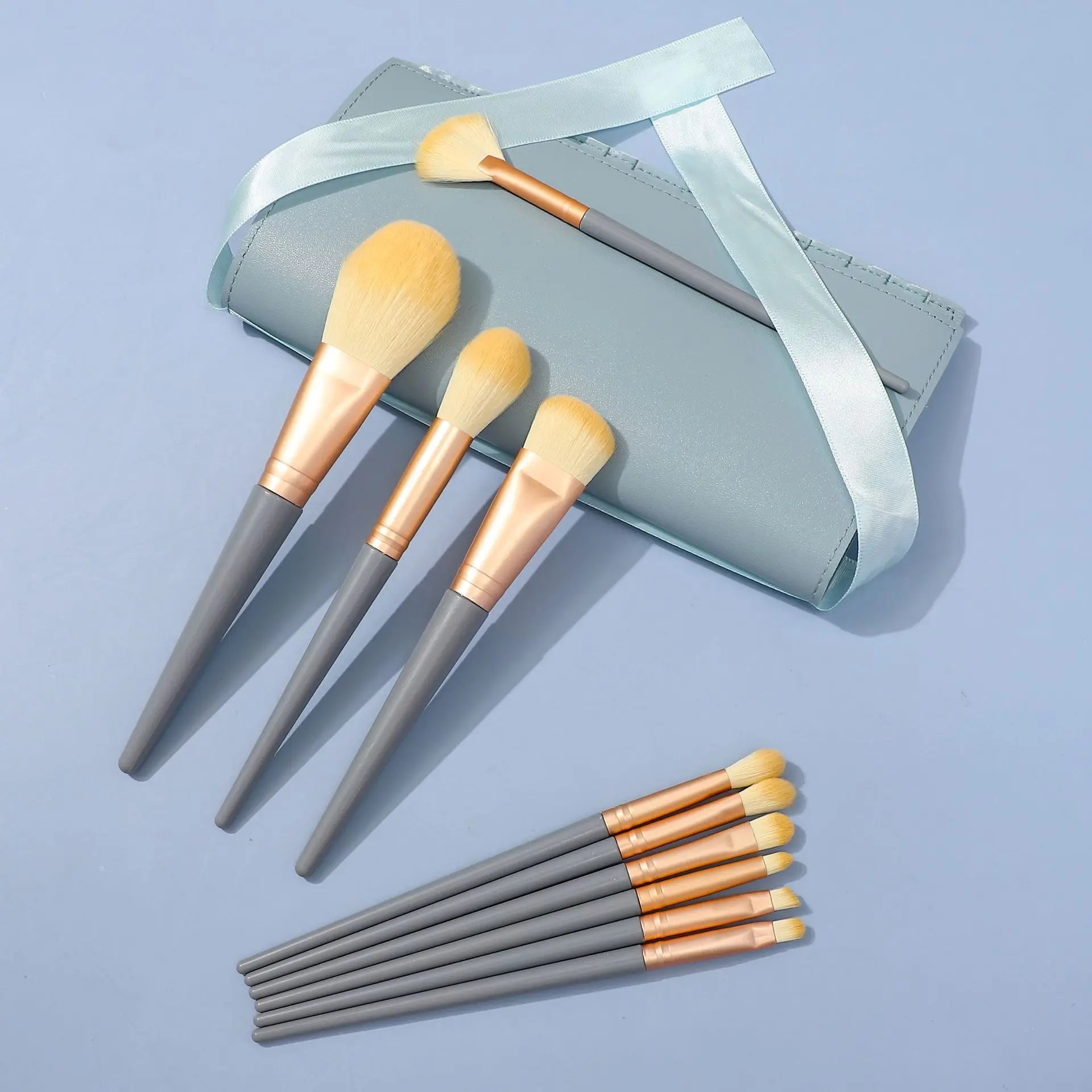 Набор кистей для макияжа с пятнами от производителя 10 синих мостов Сверхмягкие