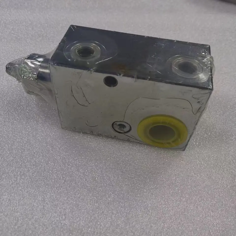 Фото Балансировочный клапан Rexroth 3500C, используемый в насосном грузовике Sanyi Zhonglian. №1