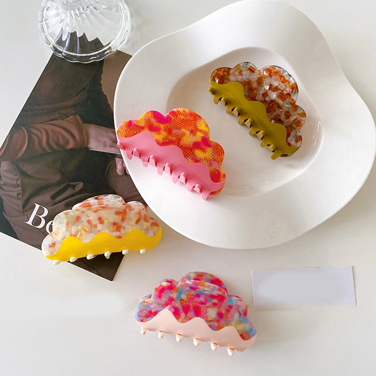 

New Clouds Medium Sharks Caught Headdress Hairpin Female Temperament Scratching Clamp Head Clip Hair Claw Brown Hair Accessoires
