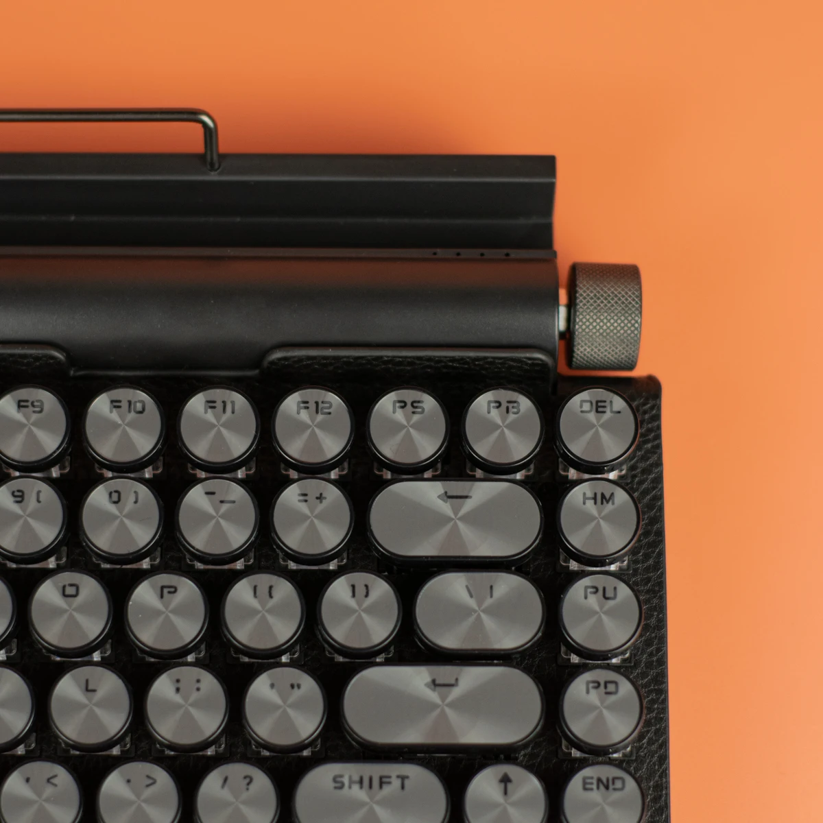 Круглая клавиатура TWK83 в стиле стимпанк