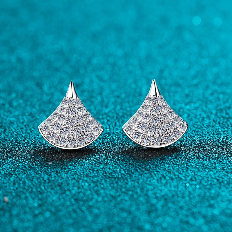 

Серьги женские из серебра 925 пробы, с платиновым покрытием, 0,76 карат