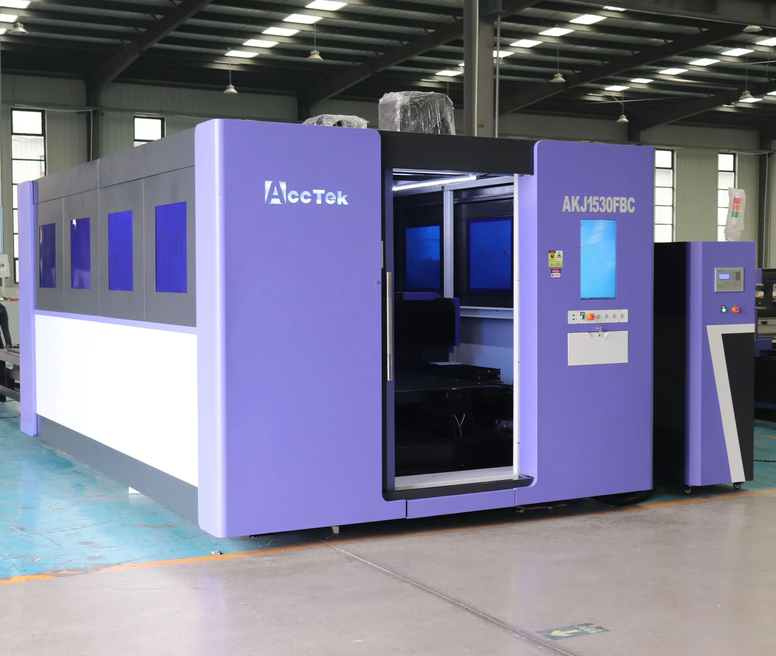 

Enclosed AccTek Automatic Feed Laser Cutting Machine with Conveyor Cut Platform for Metal Steel Aluminum