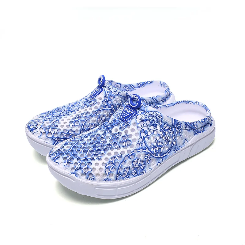 

New Beach Women Clogs Thick Sole Sandals Lightweight Thick Bottom Classic Waterproof Anti-Slip Women Slipper Clogs Outdoor Shoes