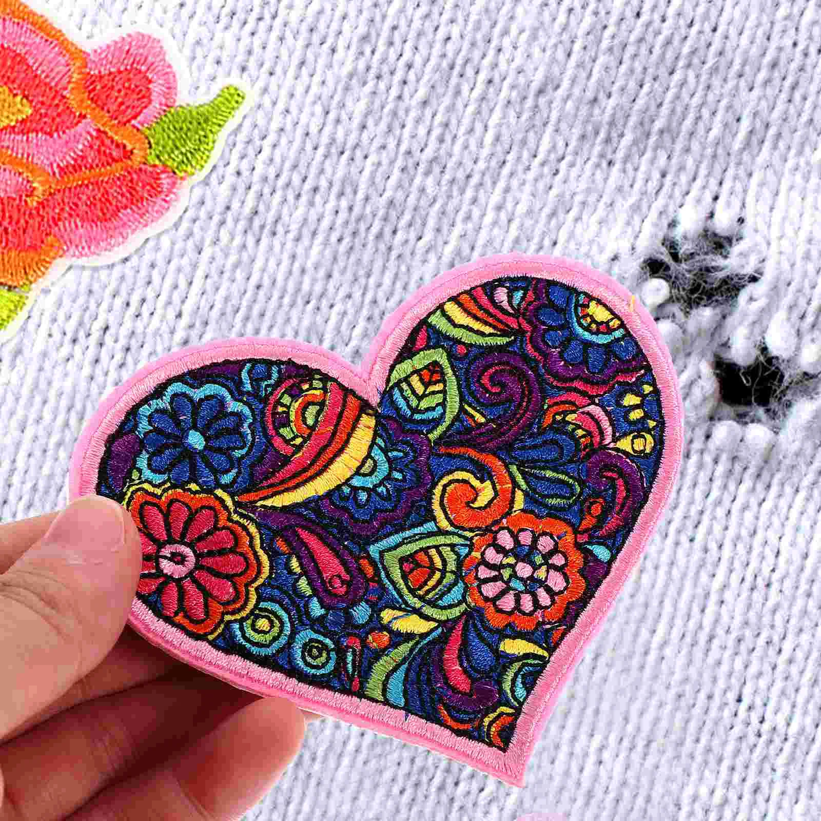 Рисунок 6 - Нашивки с вышивкой «сделай сам»