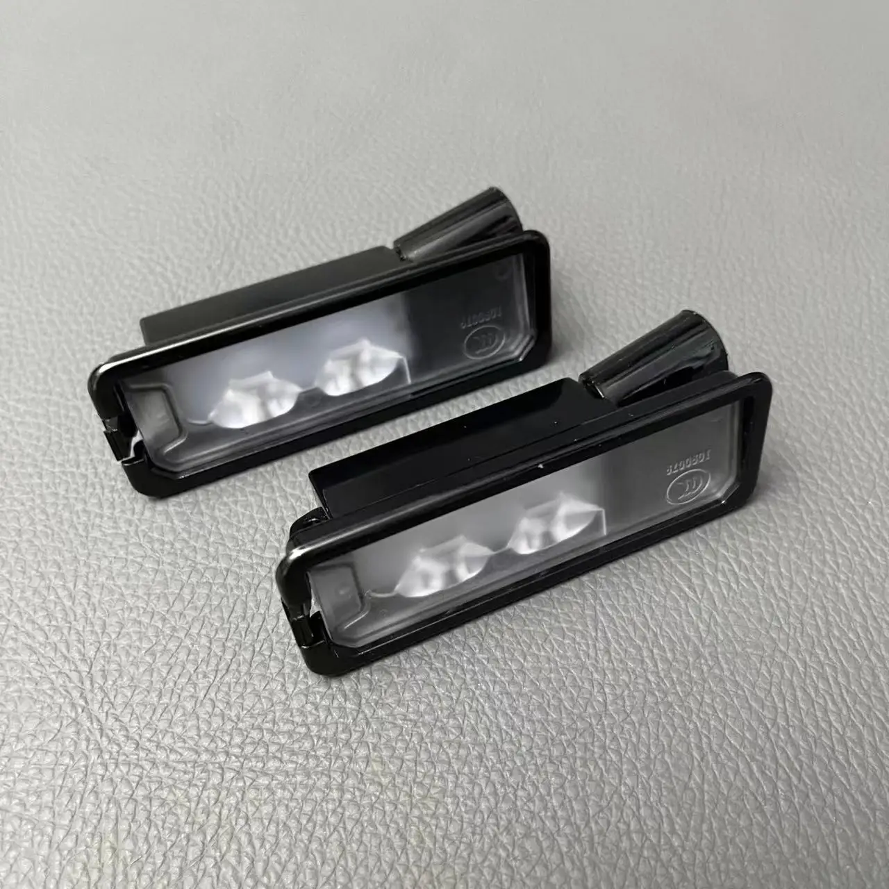 

35D943021A 1K8943021C Светодиодная подсветка номерного знака для VW Golf 7 MK7 Passat B7 2013-2021 CC 35D 943 021 A