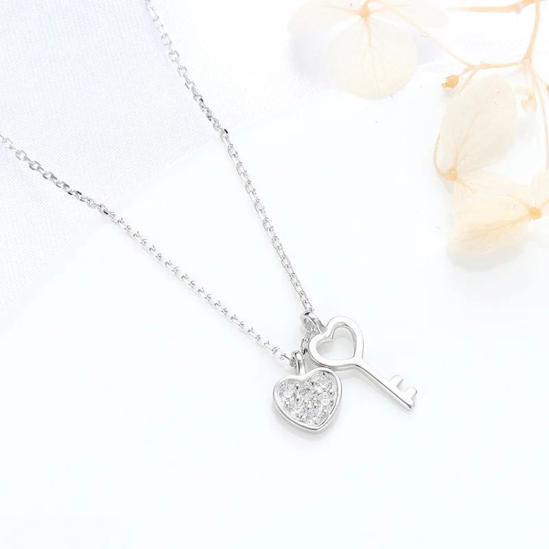 Женское колье из серебра 925 пробы с цепочкой до ключиц |