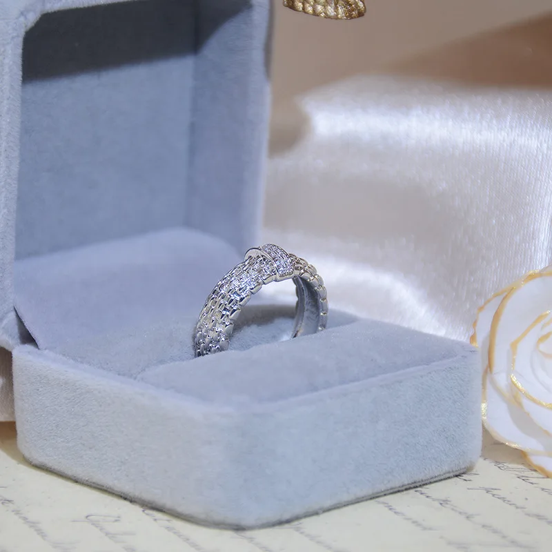 

YDL Exquisite Open Exquisite Hollow Out Ring Personalized Broadside for Lady Elegant Luxury Tiny Shine Simple Classic Rings