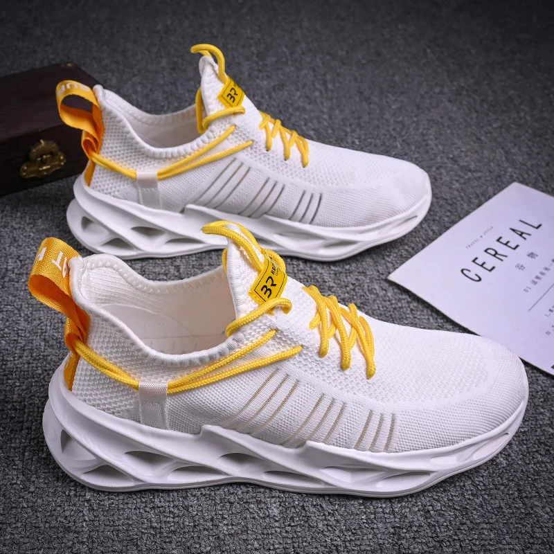 

New Ultralight Men's Blade Sports Casual Shoes Couple Mesh Sports Shoes Trend Breathable Anti Slip and Durable Running Shoes