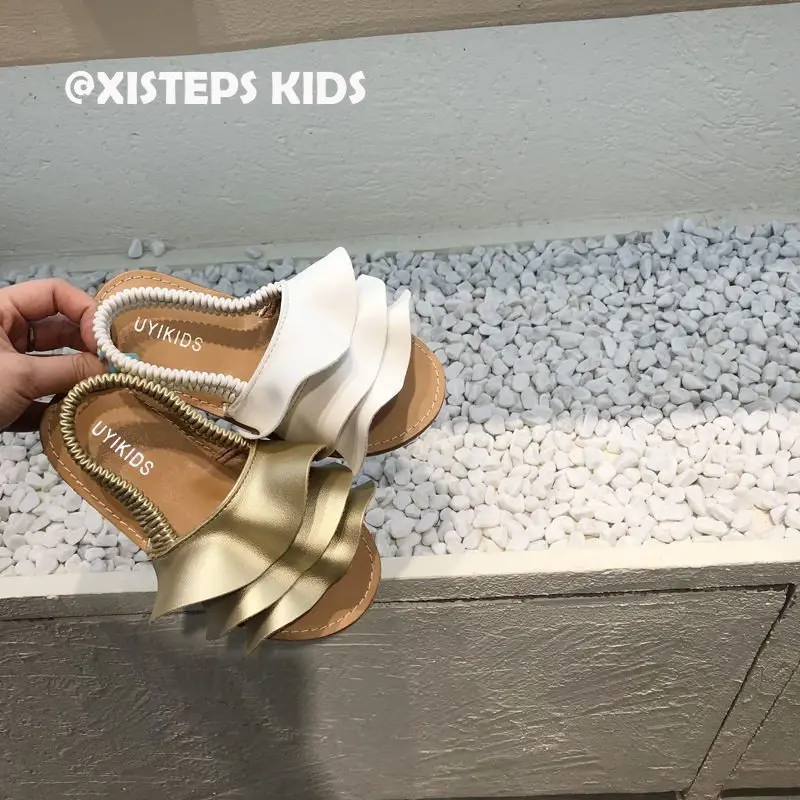 

Женские модные летние сандалии для девочек, золотистые и Белые пляжные сандалии принцессы, нескользящая Уличная обувь с мягкой подошвой, новинка 2023