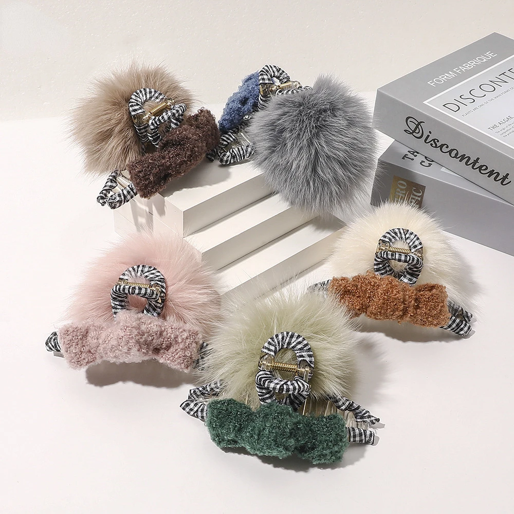 

Big Hair Ball Mink Fur Fabric Hair Clip Plush Hair Claw Barrette Candy Color Shark Clip Headgear Hairpin Furry Hair Accessories