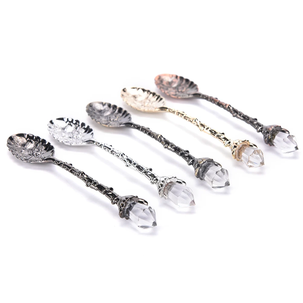 

1PC Vintage Royal Style Crystal Head Kitchen fruit prikkers dessert fork Ice cream Scoop Metal Carved Mini Coffee Spoons Fork