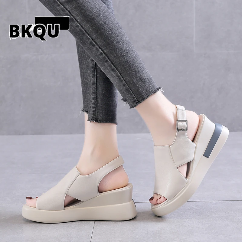 

BKQU летние туфли на танкетке для женщин сандалии с открытым носком на высоком каблуке повседневные женские ремешки с пряжкой модная женская обувь