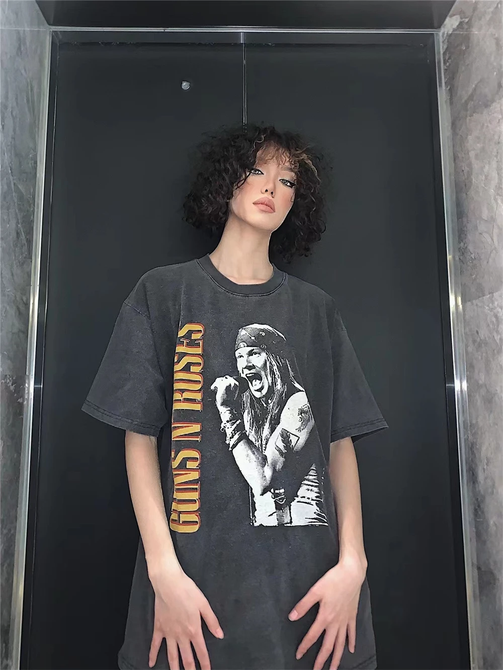 

ih original gun flower rose vintage retro casual loose rock T-shirt old washed VTG print portrait men and women short sleeves