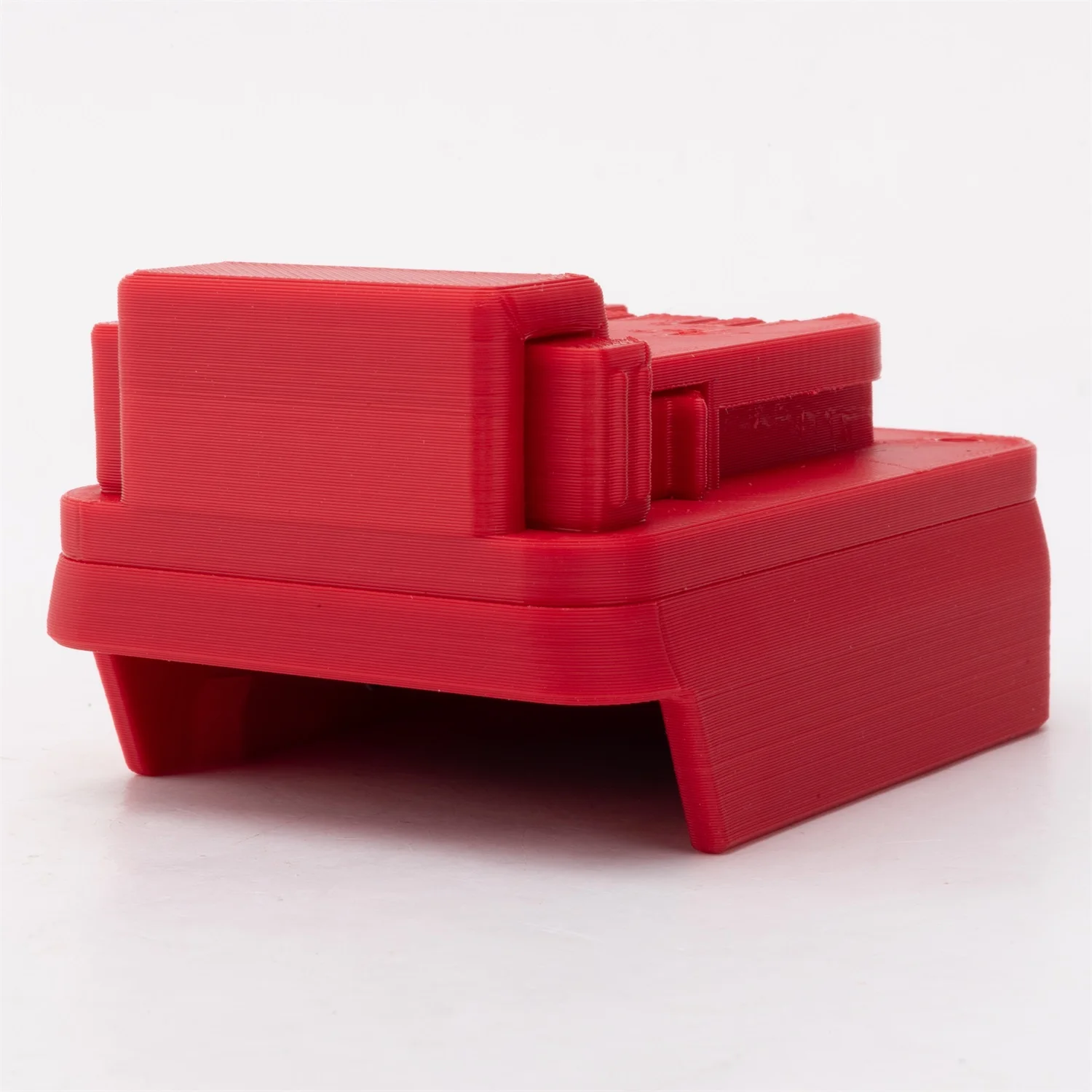 Адаптер для аккумуляторов Makita 18В к инструментам Milwaukee 18В