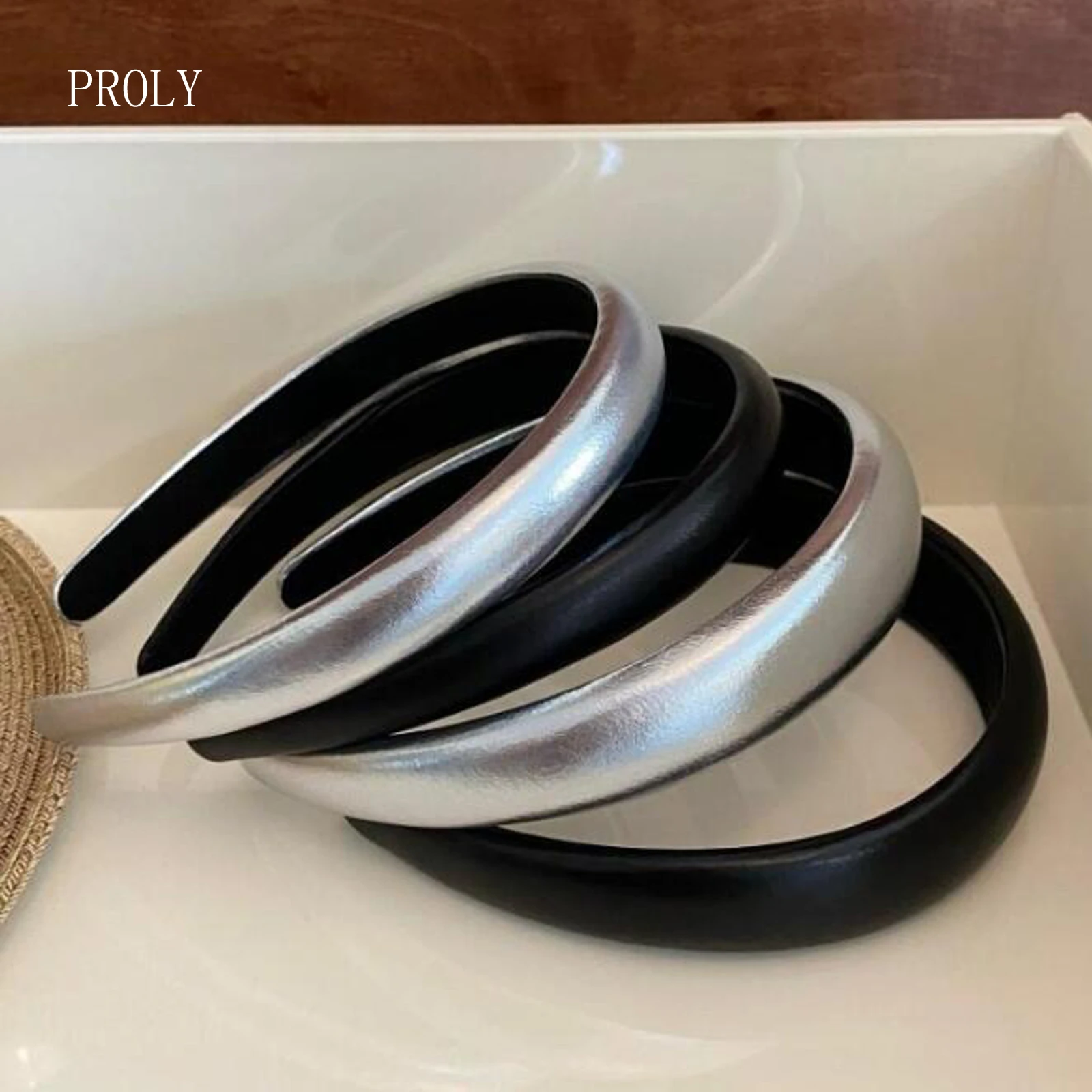 

Повязка на голову женская из ПУ кожи, с мягкой губкой