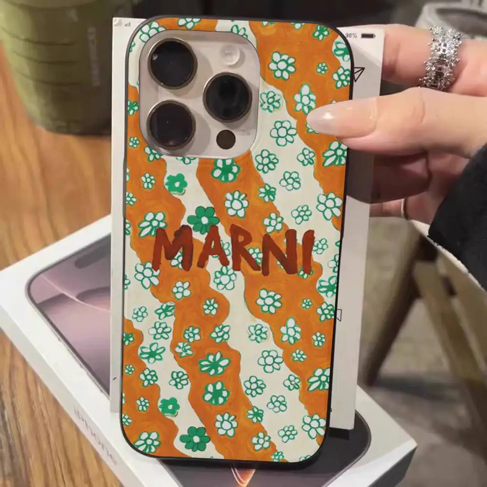 Фото Чехол M-Marni Flower для iPhone 17, 16, 15, 14 Plus, 11, 12, 13 Pro Max, противоударный, с мягкой задней панелью №3
