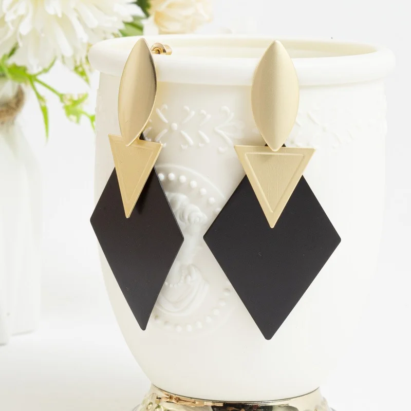 Серьги неправильной формы черные серьги с кисточками геометрические