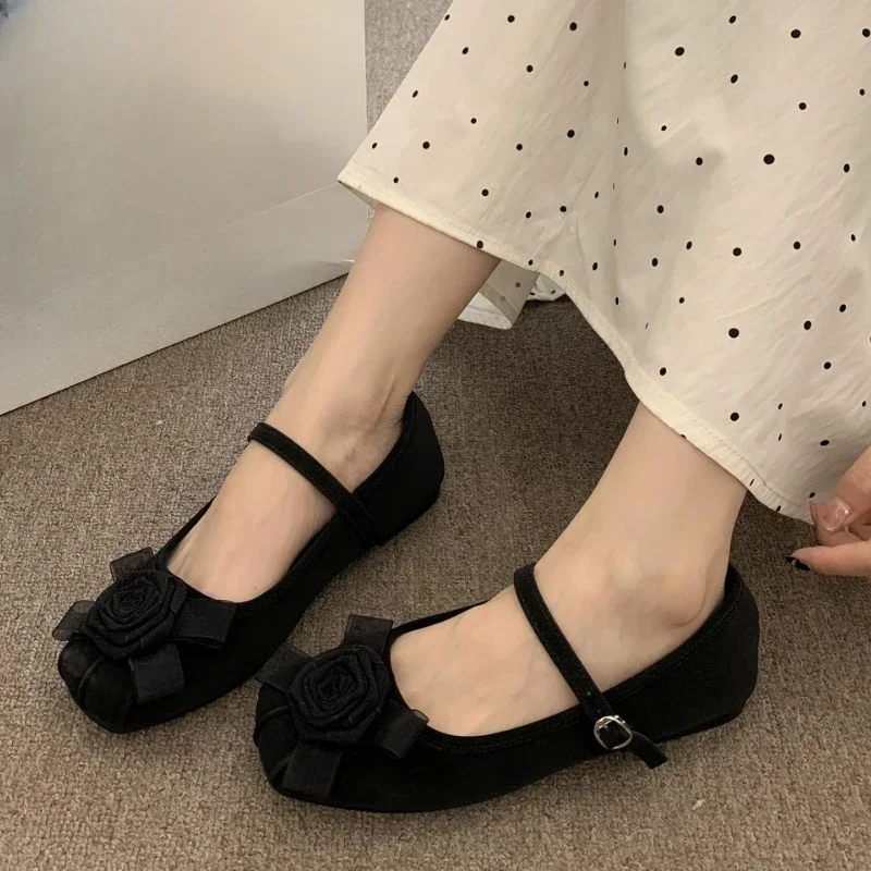 Женская обувь в стиле ретро женская мягкое платье Modis новинка 2024 летние туфли