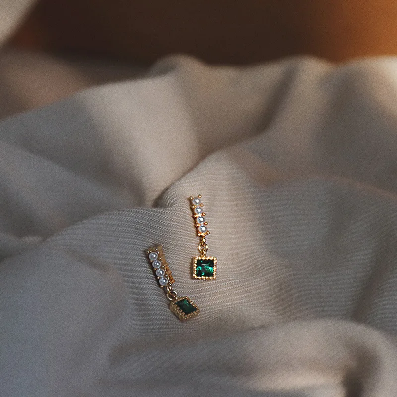 

Exquisite Retro Original French Green Palace Zircon Earring Round Beads Manual Earring For Women Party Birthday Gift