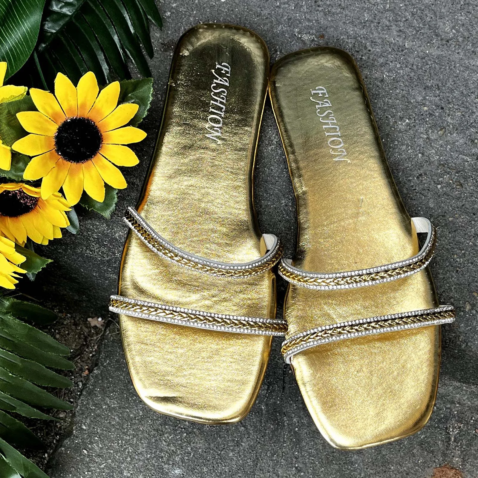 

Casual Woman Sandals Fashion Rhinestones Strap Slippers Ladies Summer Flat Flip-Flops Non-slip Home Outdoor Slides Female Shoes