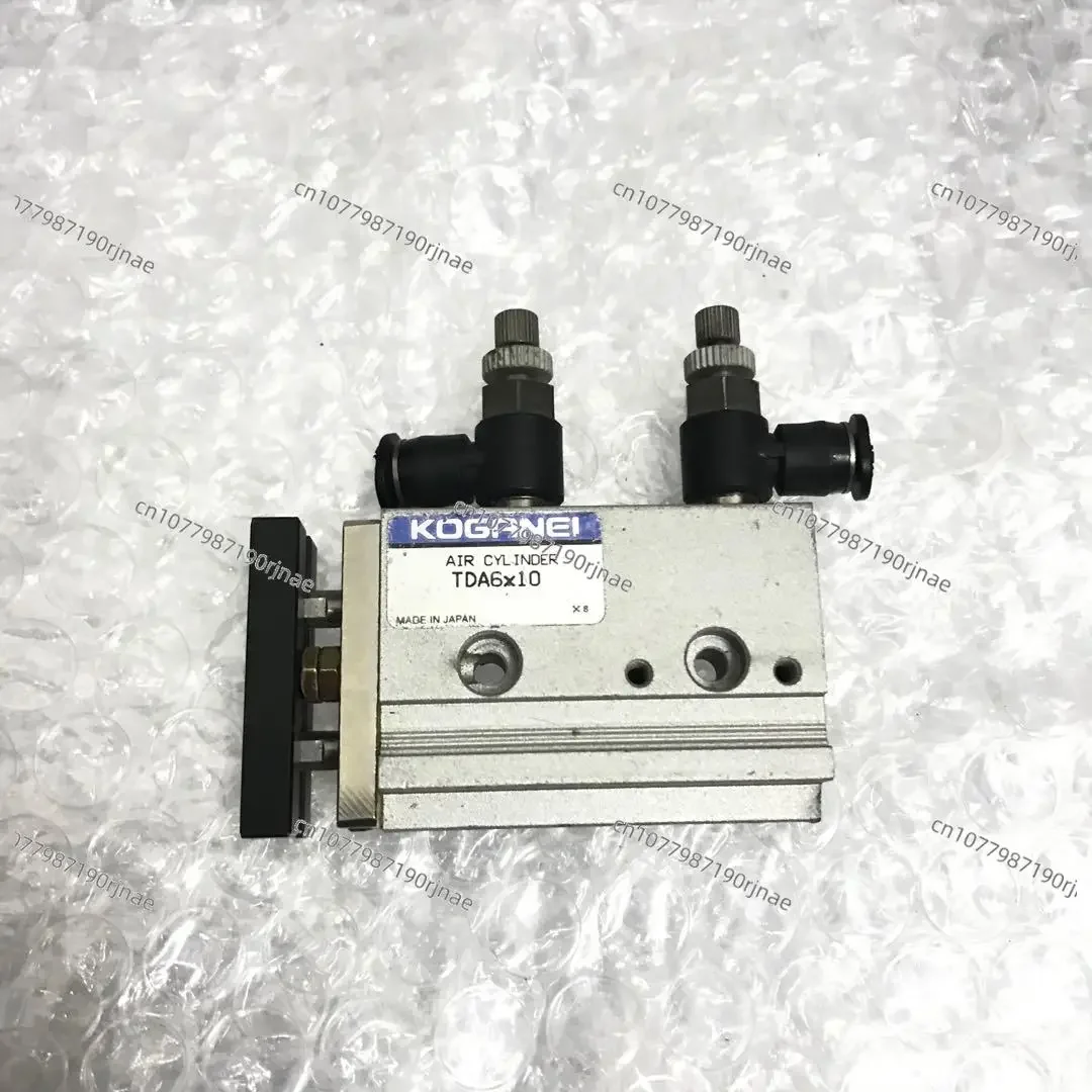 Двухосевой цилиндр Koganei с двойным стержнем Tda6x10