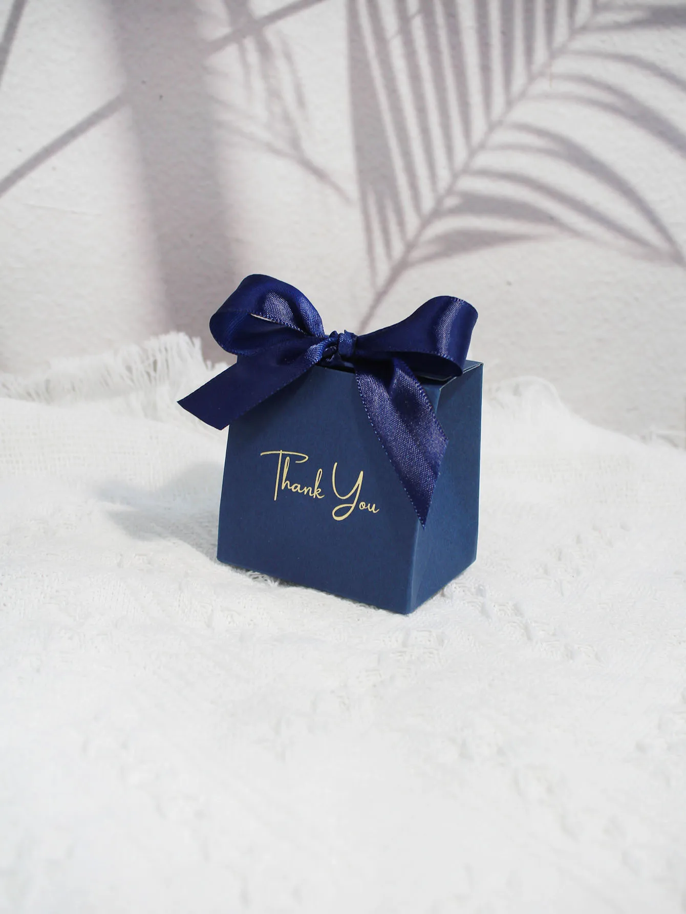 

Картонные подарочные коробки RMTPT с бантом